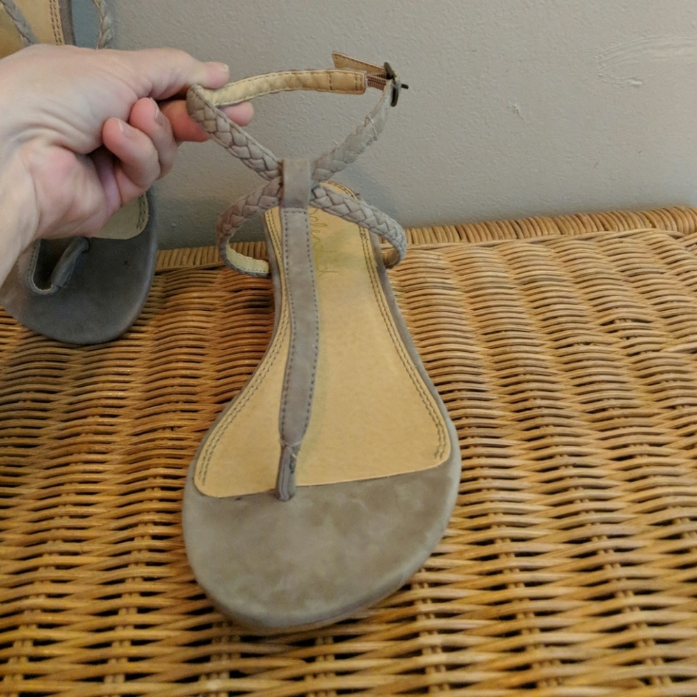 Anthropologie Splendid Grey Suede Sandals 7